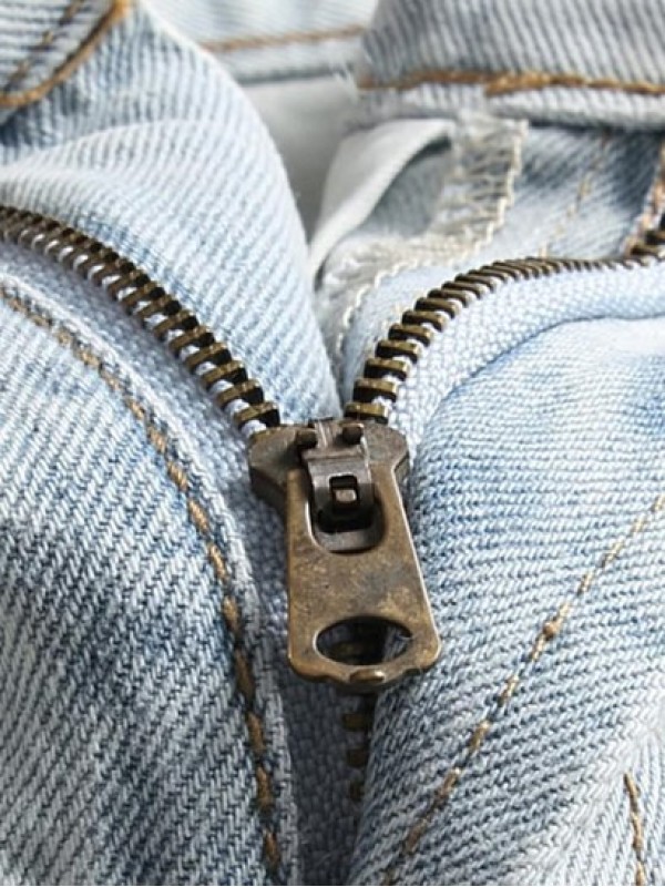Light Color Ripped Pockets Zipper Fly Jeans Light Color Ripped Pockets Zipper Fly Jeans